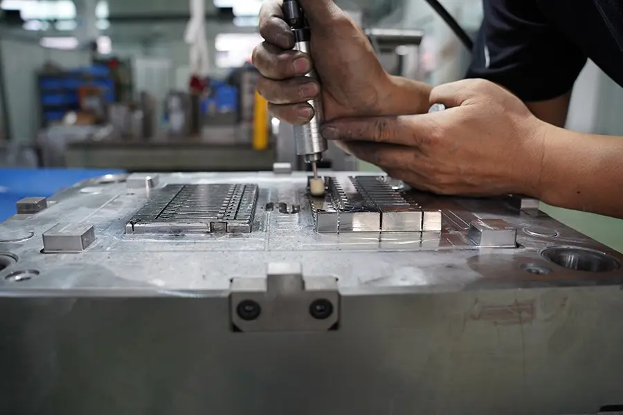 Polishing an injection mold cavity surface