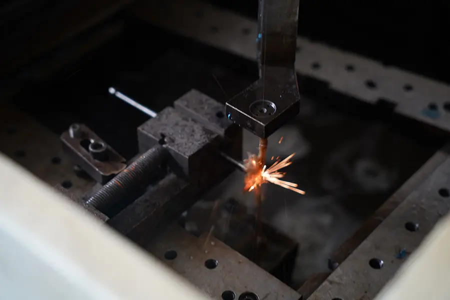 Wire EDM cutting of a mold component